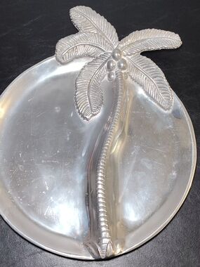 Mariposa Palm Motif Round Serving Tray
